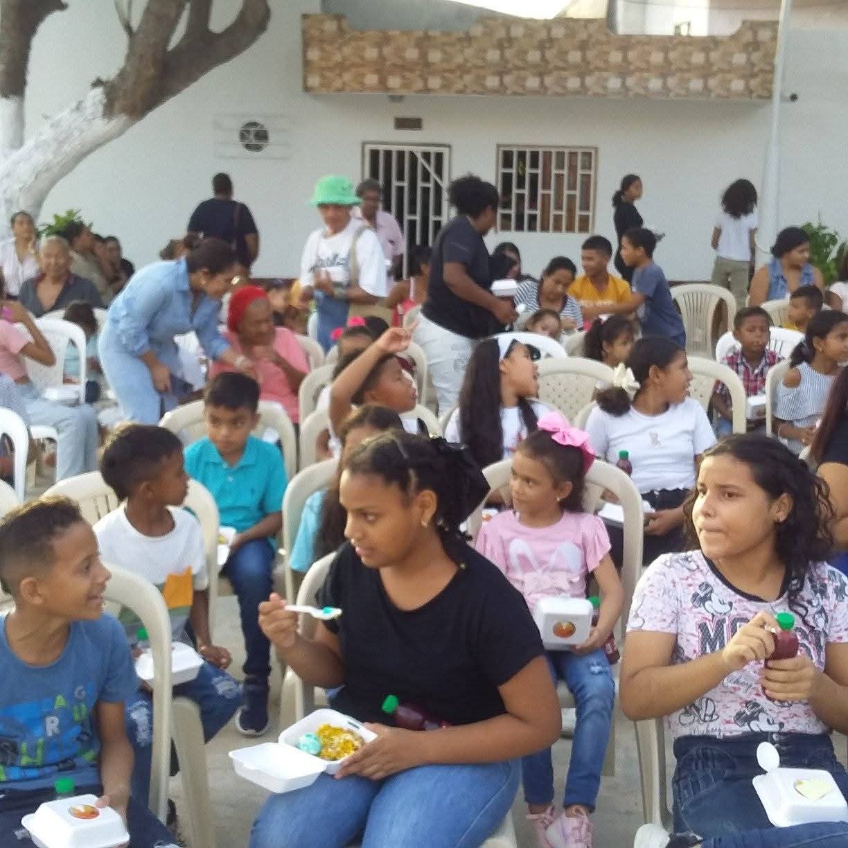 Niños felices de Puerto Colombia
